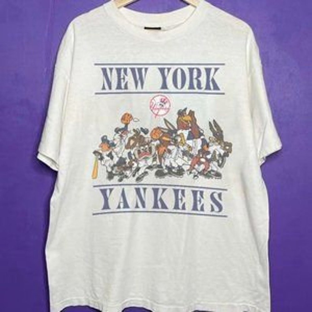 New York Yankees Looney Tunes Baseball Cartoon Crossover T-Shirt